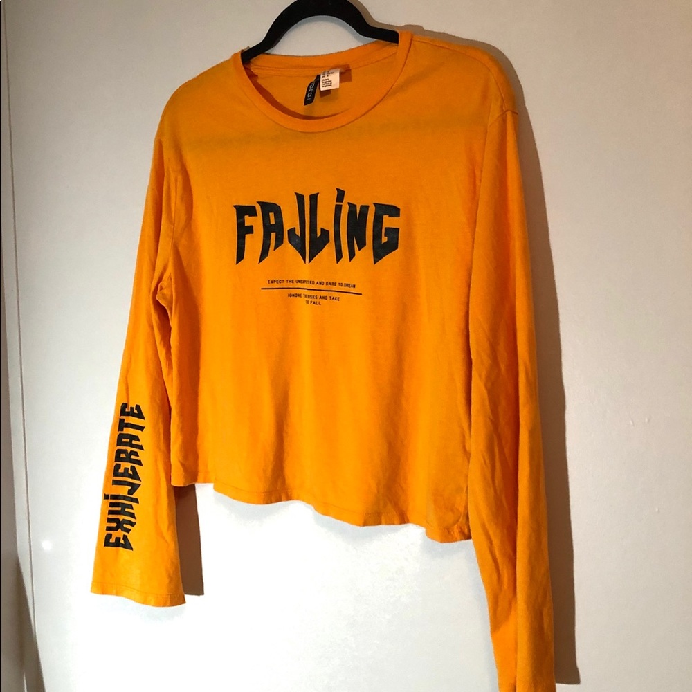 H&M Divided Gold Falling Graphic T-shirt